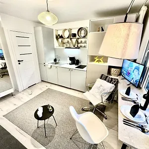 Apartament Cozy At Park Near City-center +netflix +wifi, Warszawa